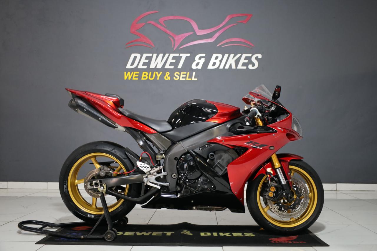 YAMAHA R1 BUR