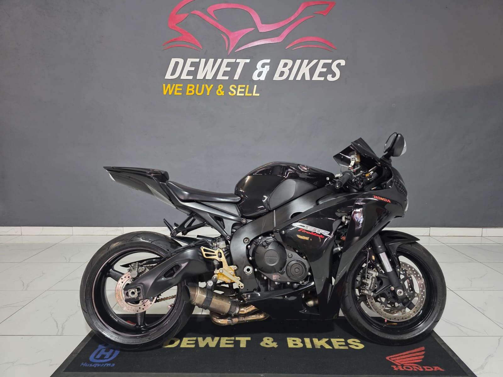 HONDA CBR B