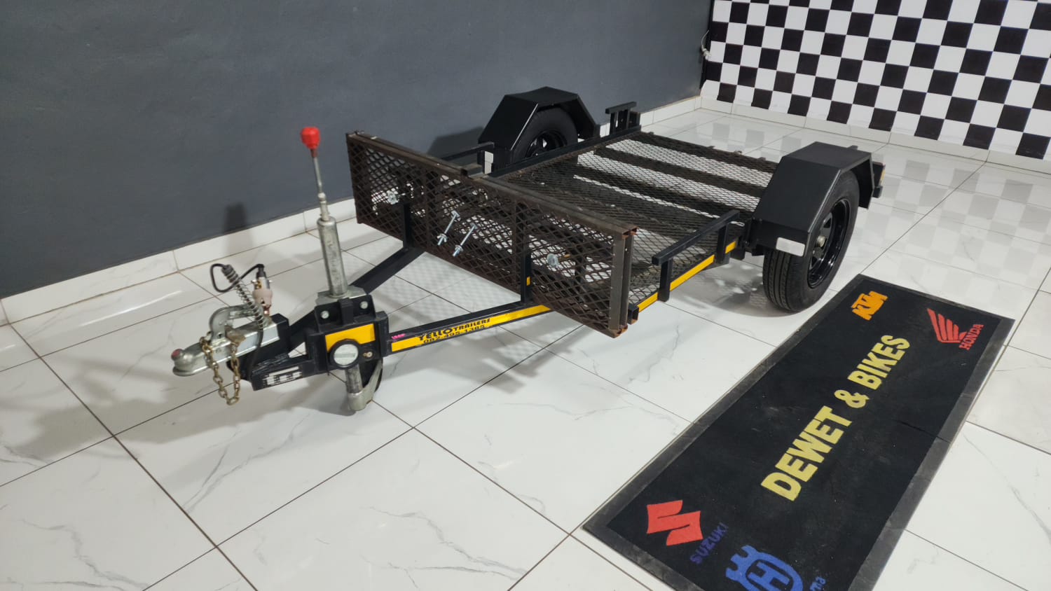 QUAD TRAILL